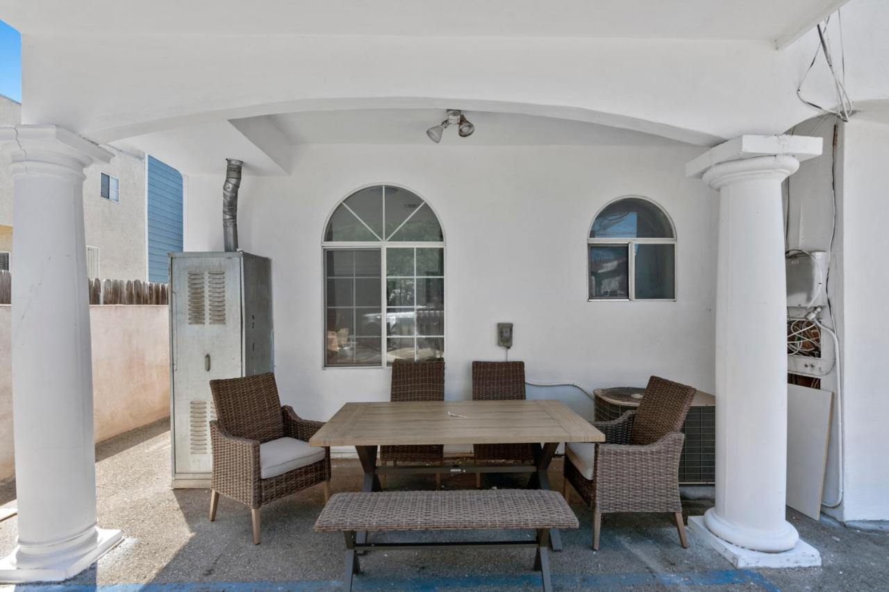 Spacious Private Gated Modern Loft Close To Universal Studio And Hollywood Лос-Анджелес Екстер'єр фото